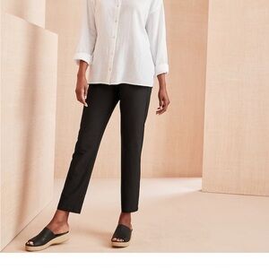 EILEEN FISHER stretch crepe knit ankle pants M